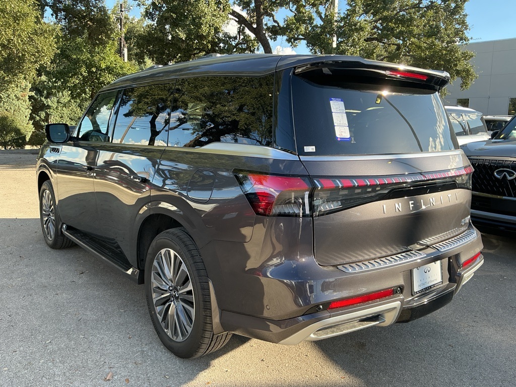 2026 Infiniti QX80 Luxe photo 3
