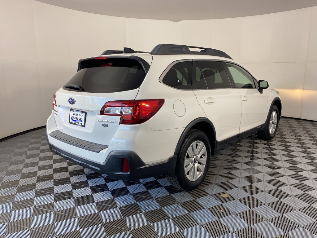 2019 Subaru Outback 2.5i Premium photo 9