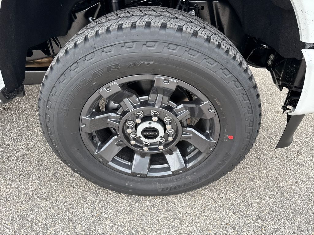2025 Ford F-350 photo 7