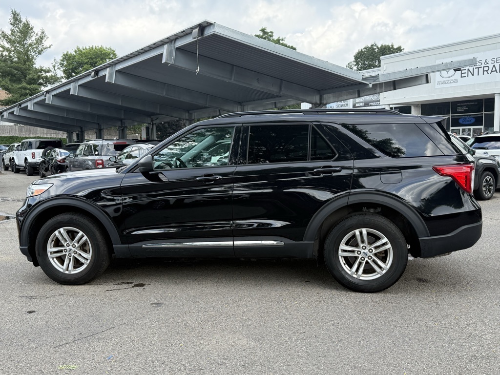 2022 Ford Explorer XLT photo 9
