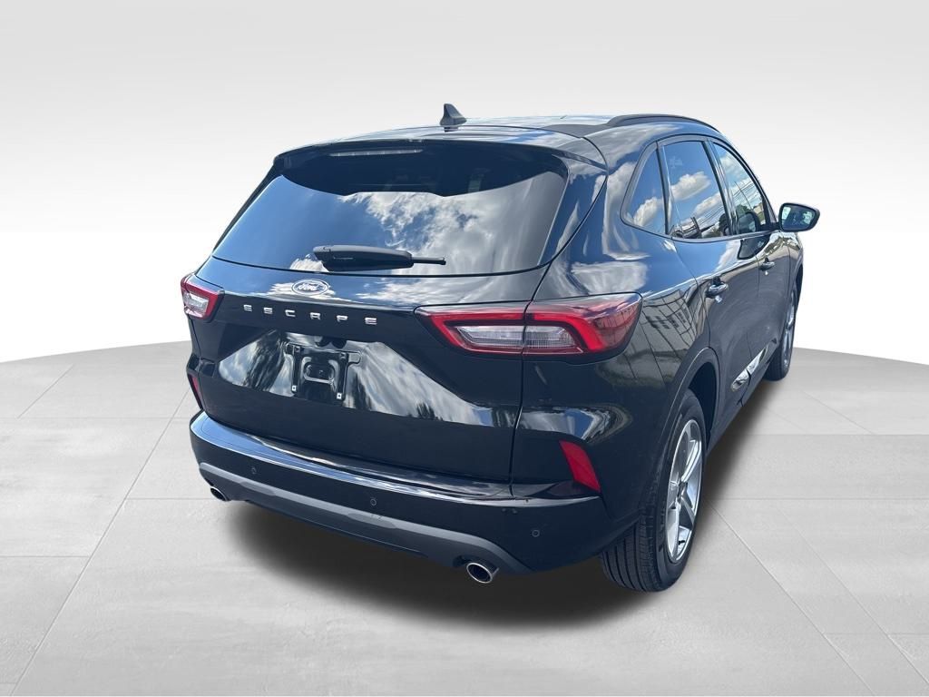 2023 Ford Escape ST-Line photo 4