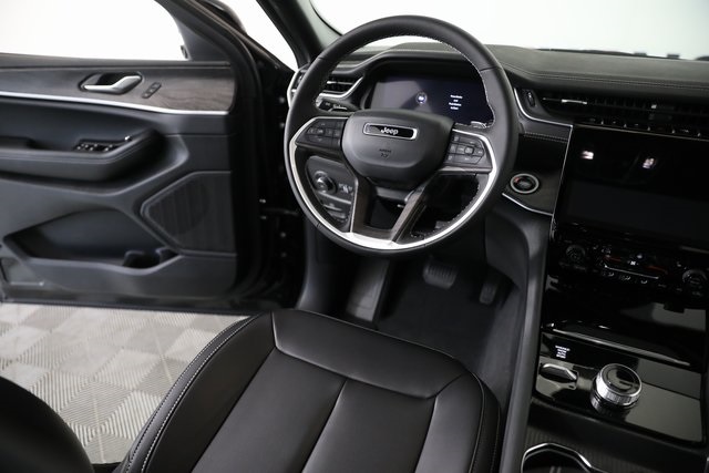 2025 Jeep Grand Cherokee Limited photo 16