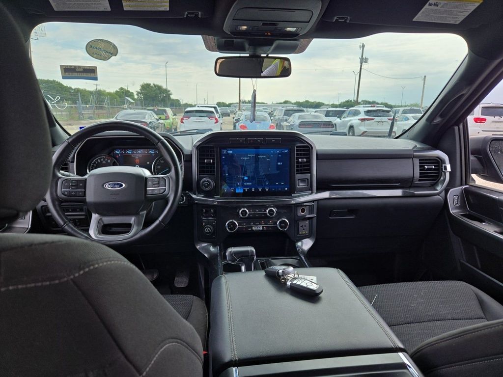 2022 Ford F-150 XLT photo 3