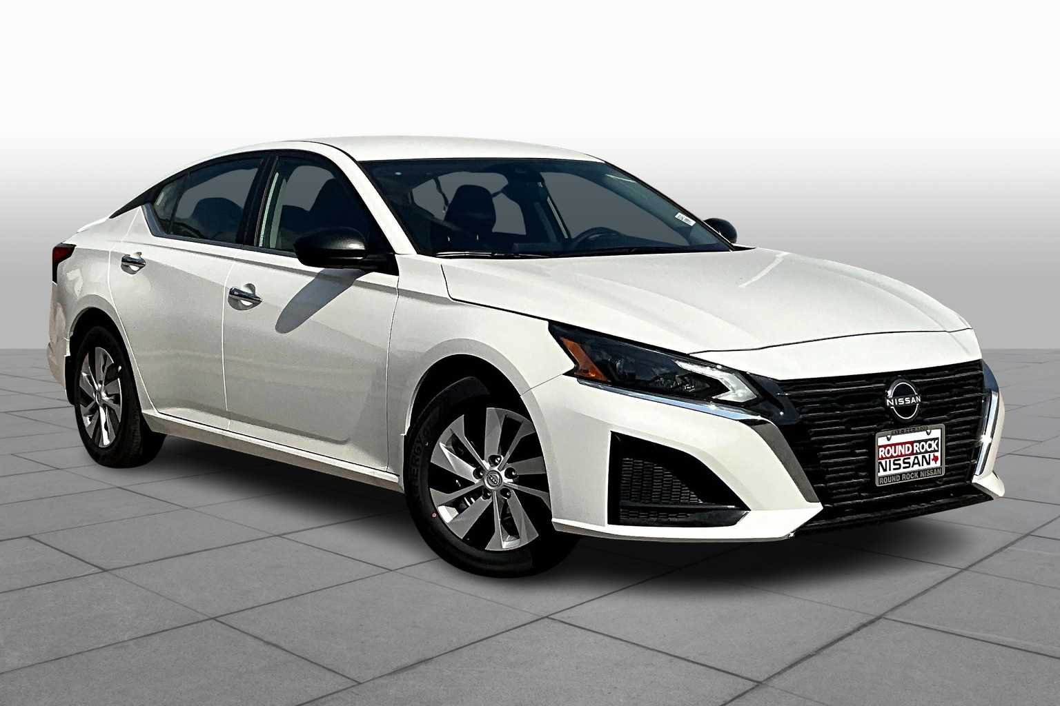 2025 Nissan Altima S photo 2