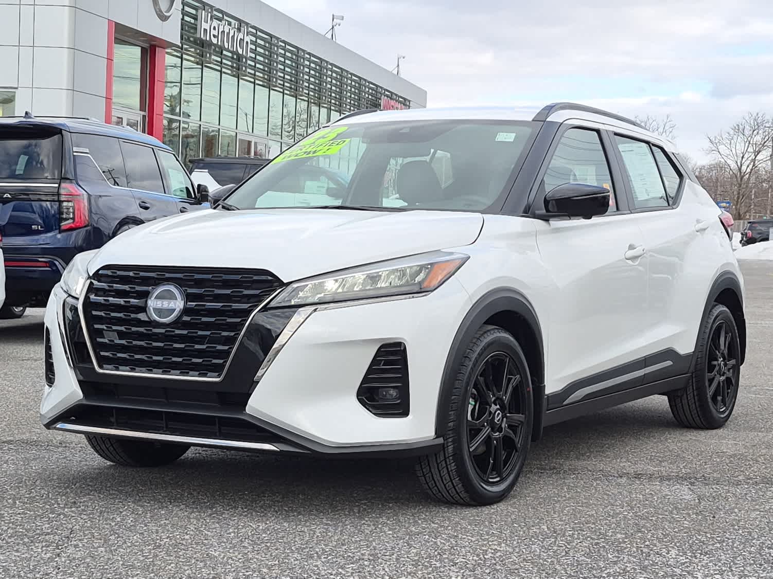 2023 Nissan Kicks SR