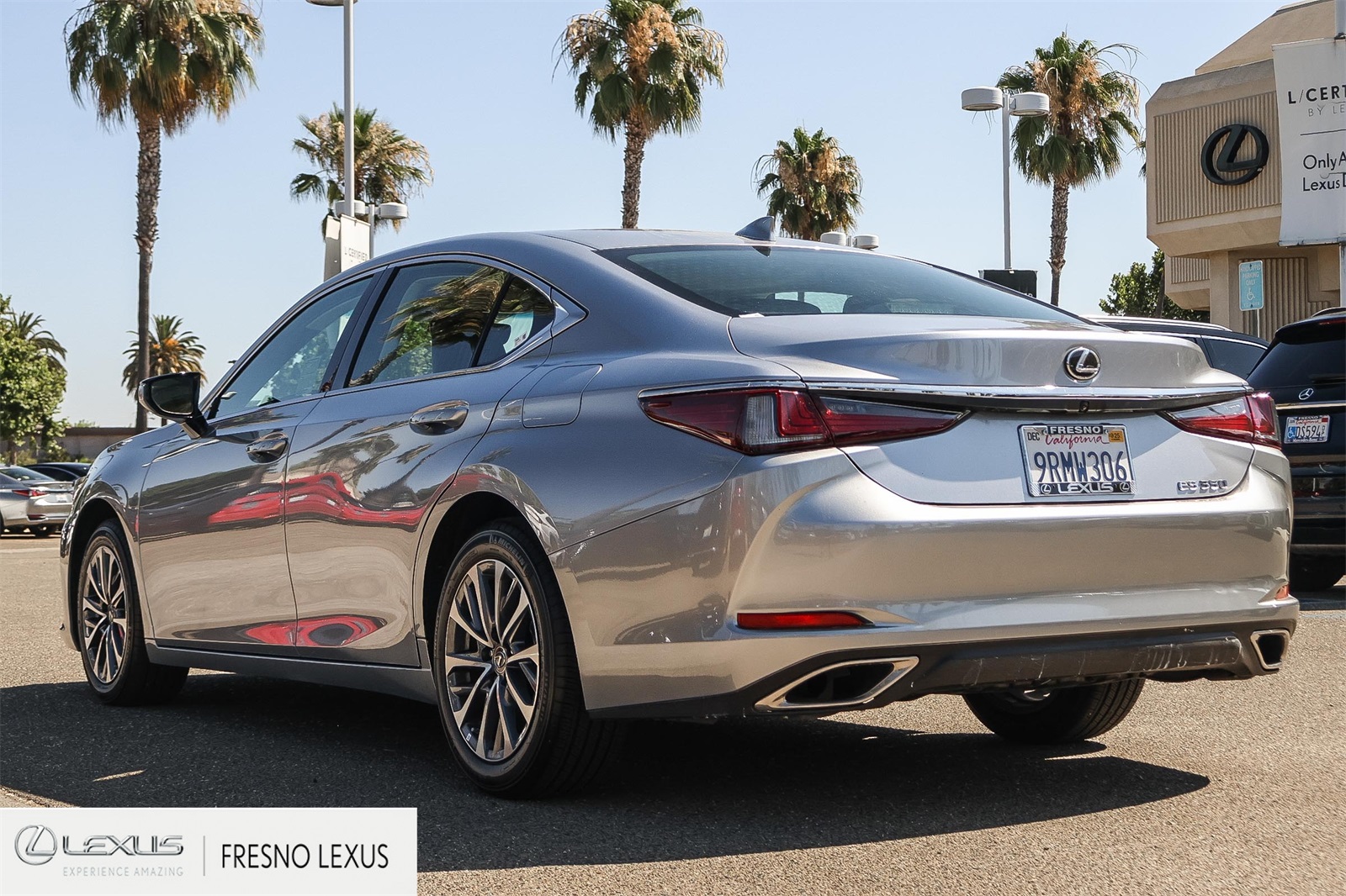 2025 Lexus ES 350 photo 4