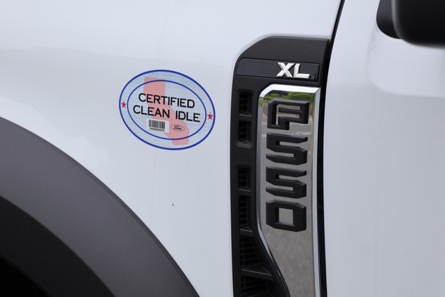 2025 Ford F-550 XL photo 3