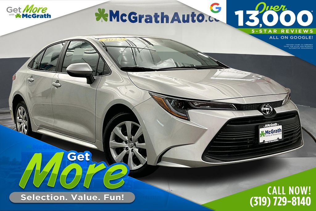 2025 Toyota Corolla LE's photo