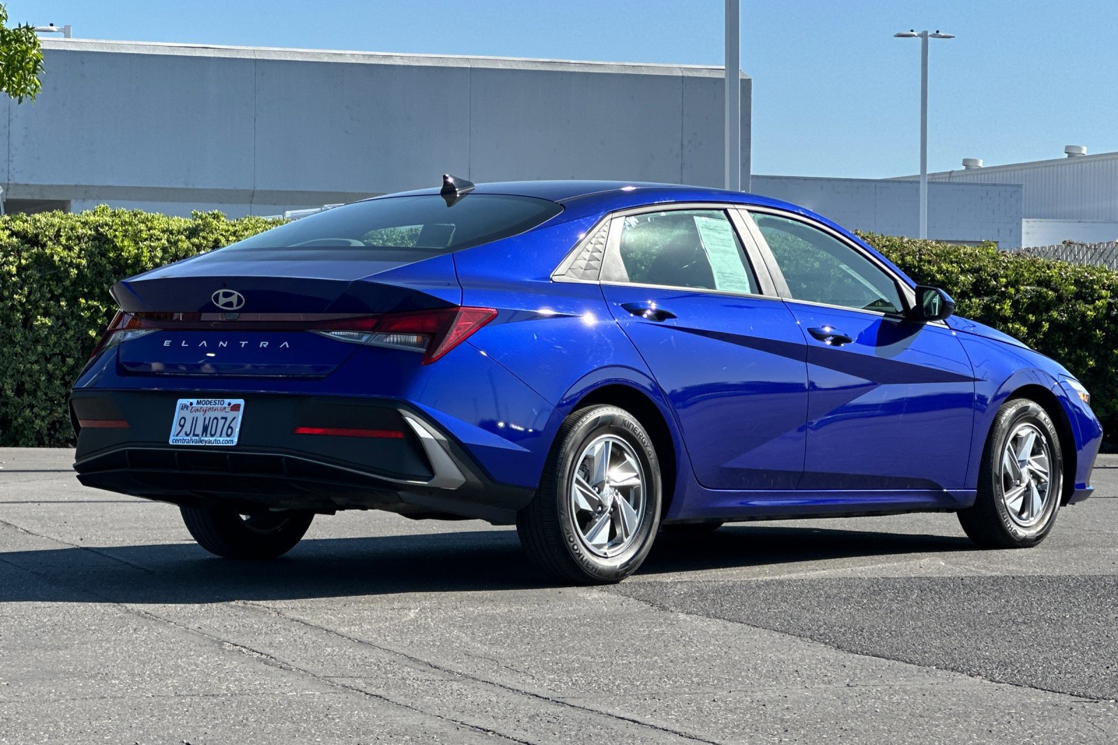 2024 Hyundai Elantra SE photo 3