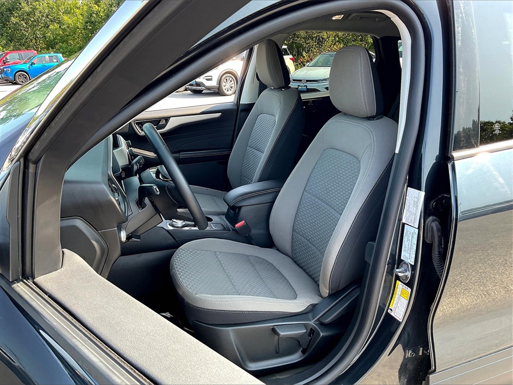 2022 Ford Escape SE photo 9
