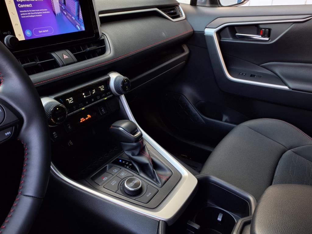 2024 Toyota RAV4 Prime SE photo 18