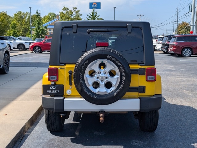 2015 Jeep Wrangler Unlimited Sahara photo 5