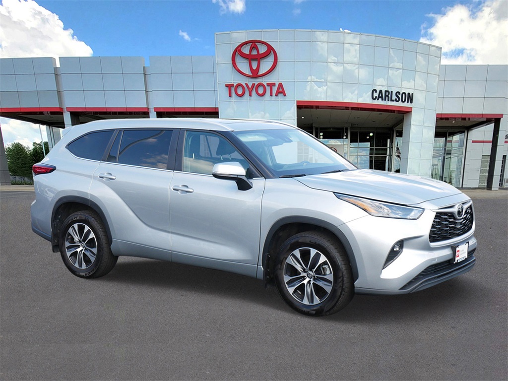 Certified 2023 Toyota Highlander XLE with VIN 5TDKDRBH2PS034310 for sale in Minneapolis, Minnesota