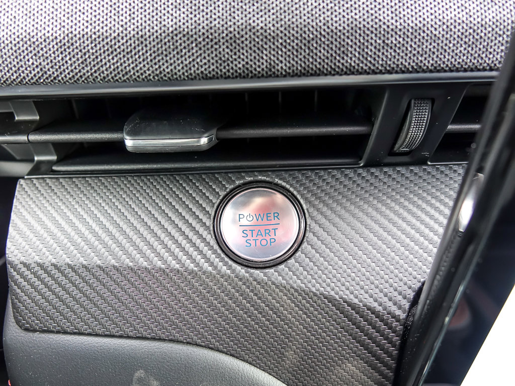 2025 FORD MUSTANG MACH-E - Image 17