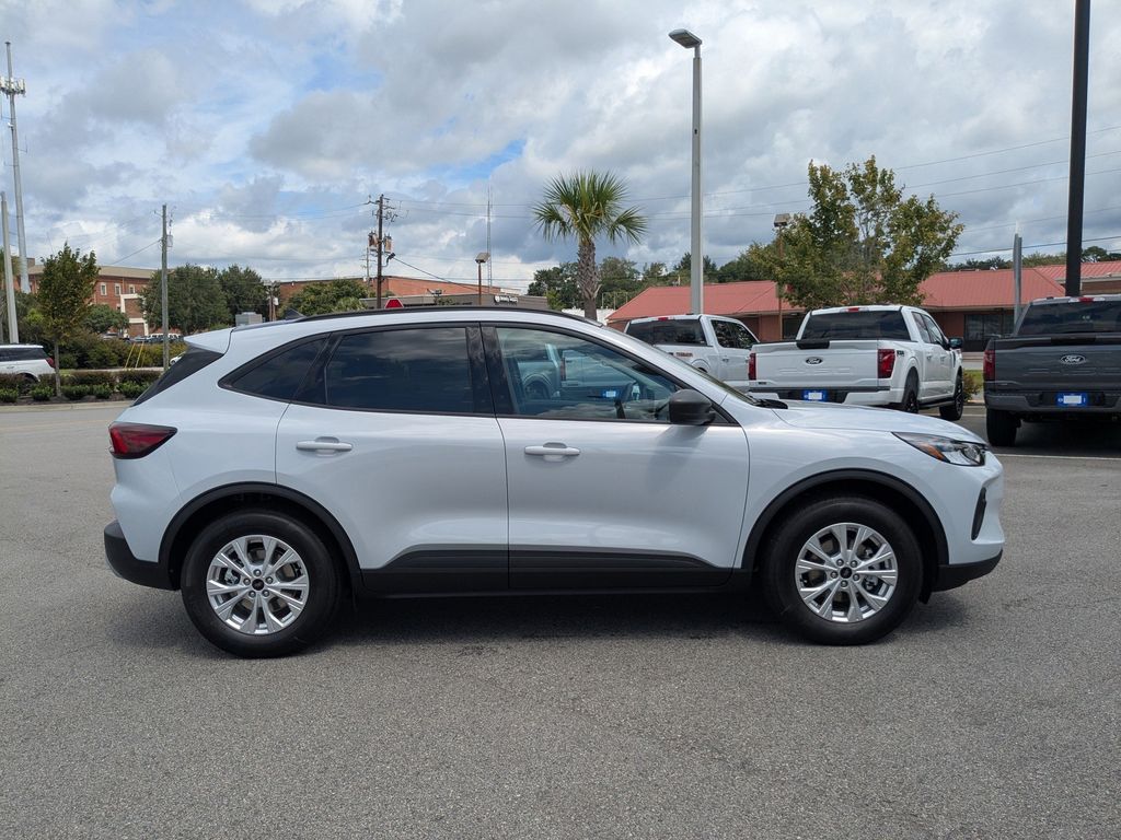2025 Ford Escape Active photo 2