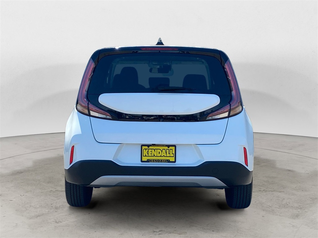 2023 Kia Soul LX photo 4