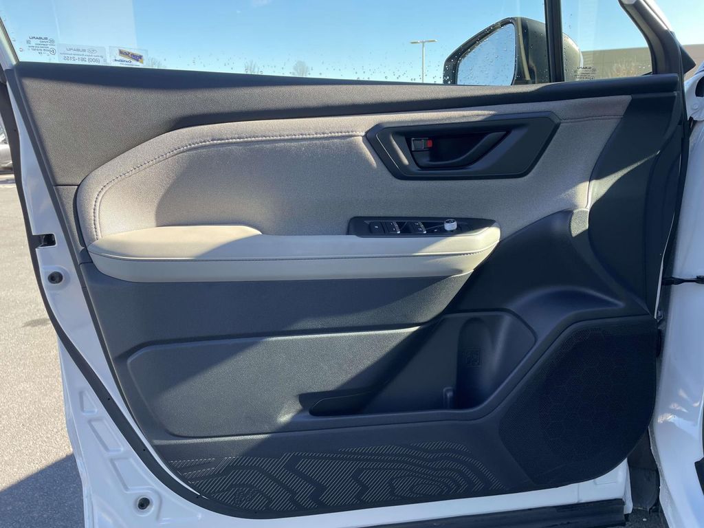 2025 Subaru Forester Premium photo 4