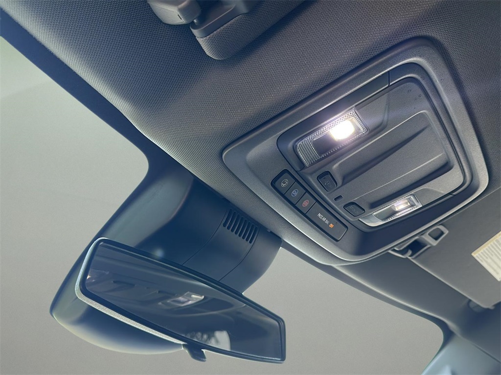 2022 Chevrolet Silverado 1500 Custom photo 11