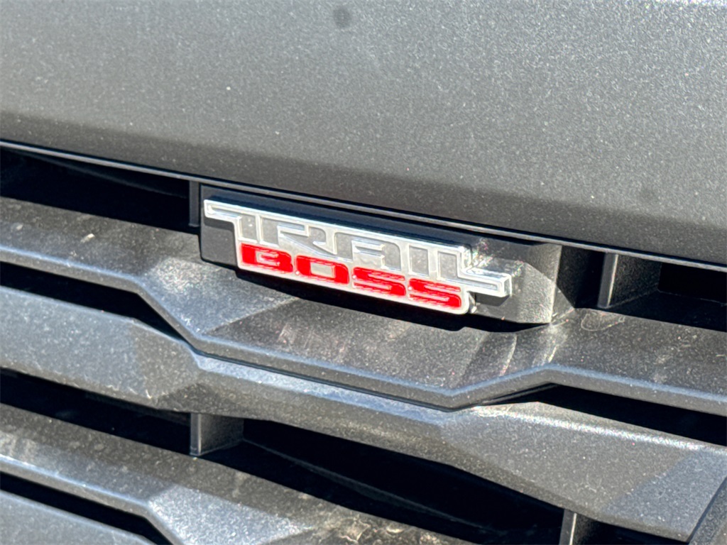 2025 Chevrolet Colorado Trail Boss photo 3