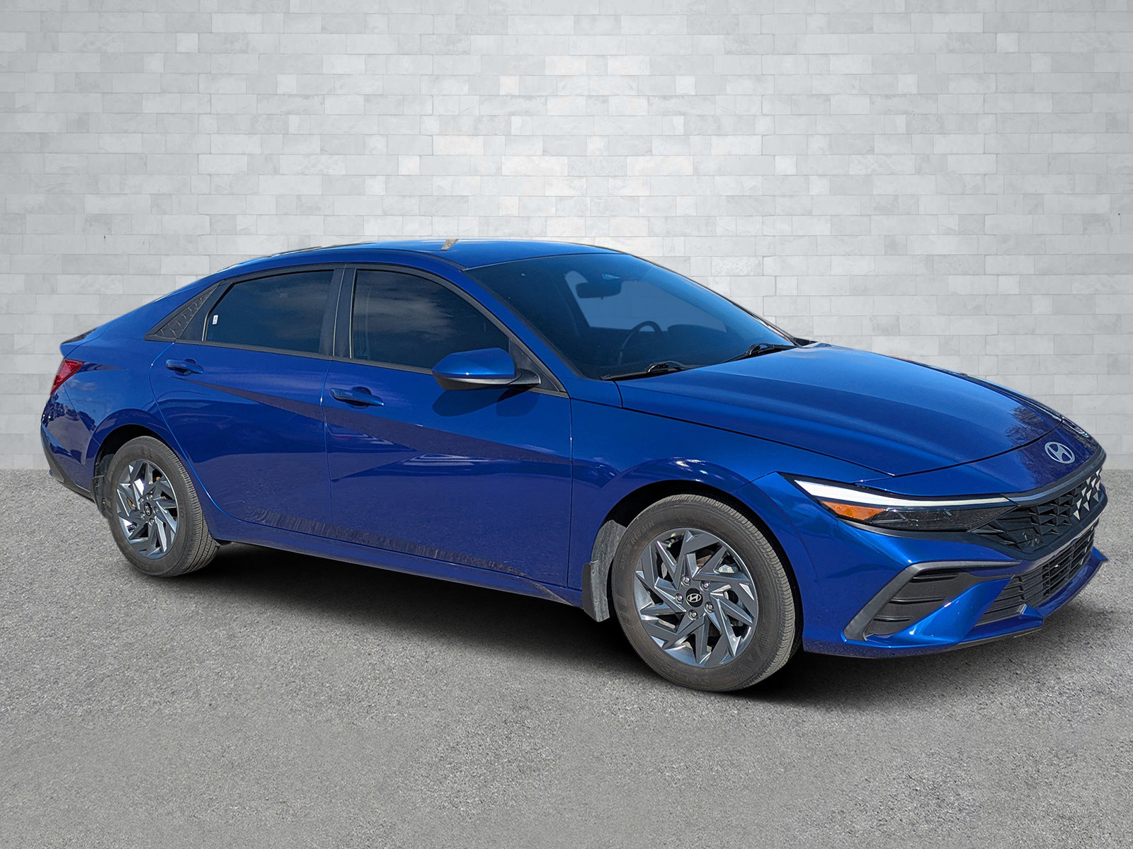 2024 Hyundai Elantra Blue's photo