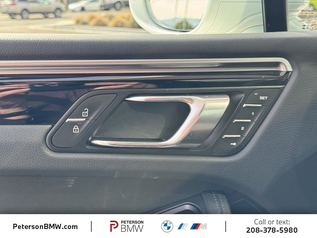 2024 Porsche Macan Base photo 26
