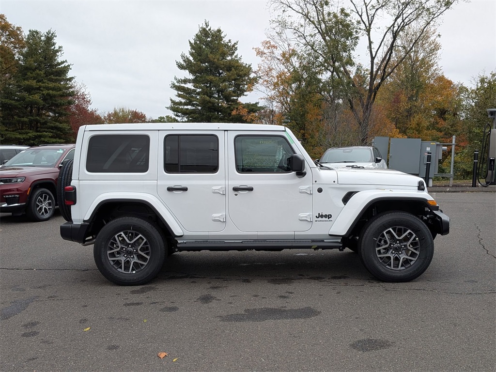 2025 Jeep Wrangler Sahara photo 2