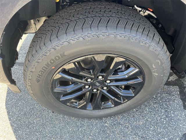 2025 Ford F-150 Lariat photo 2