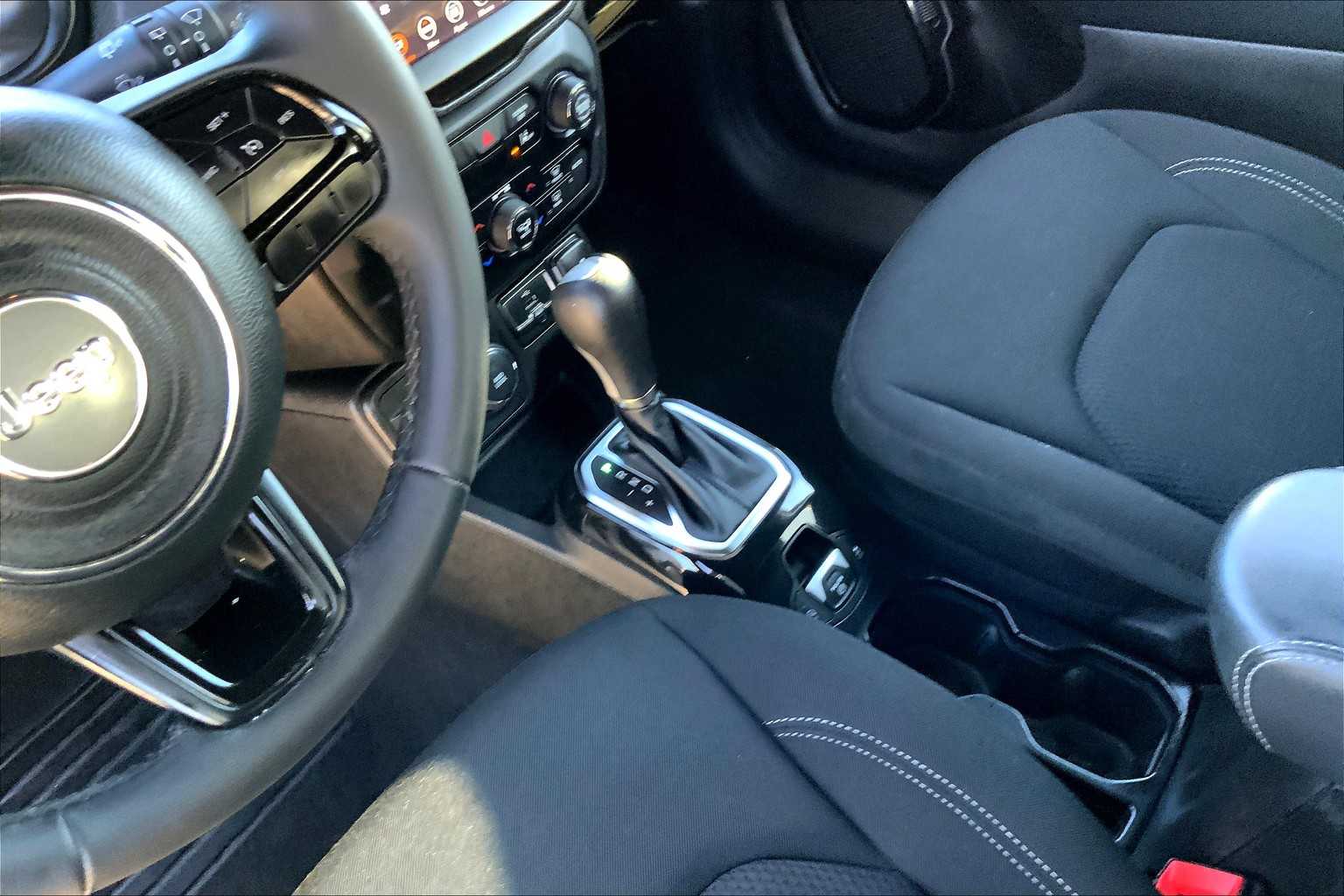 2022 Jeep Renegade Altitude photo 14