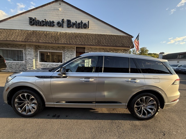 2022 Lincoln Aviator Grand Touring photo 4