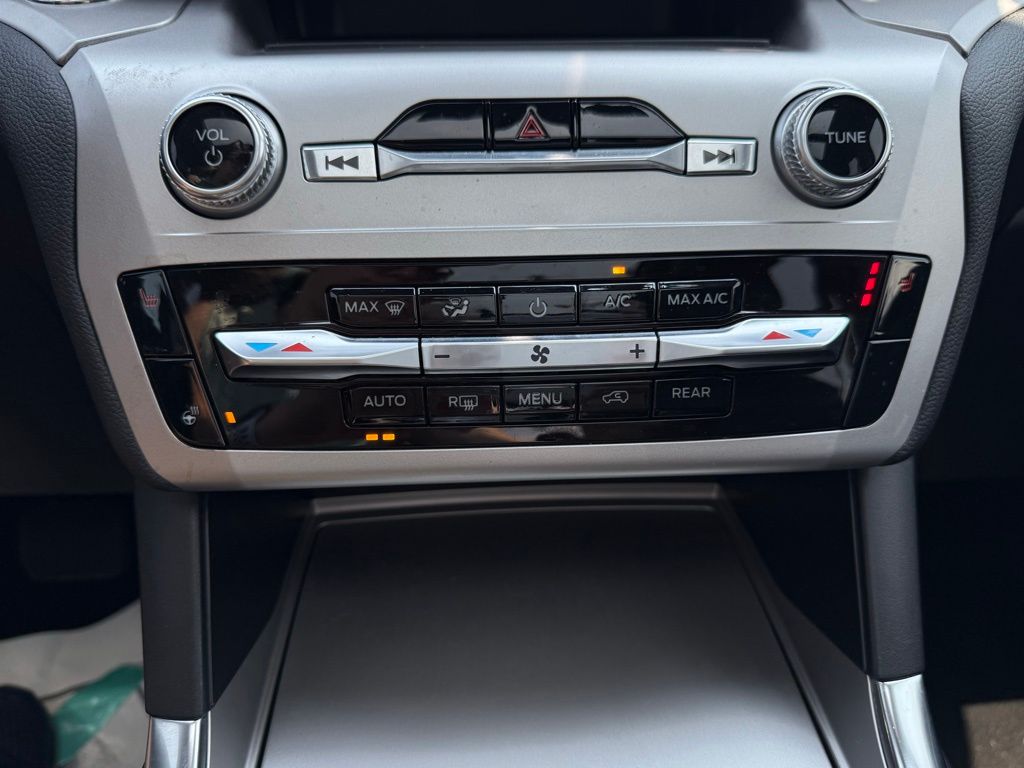 2022 Ford Explorer XLT photo 18