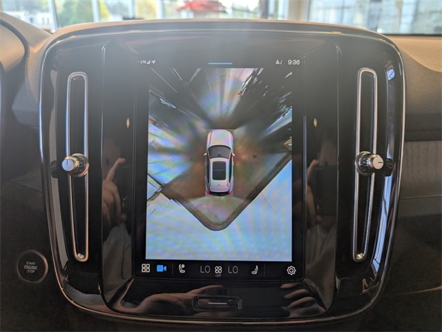 2023 Volvo XC40 Ultimate photo 23