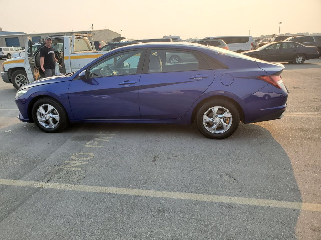 2021 Hyundai Elantra SE photo 7