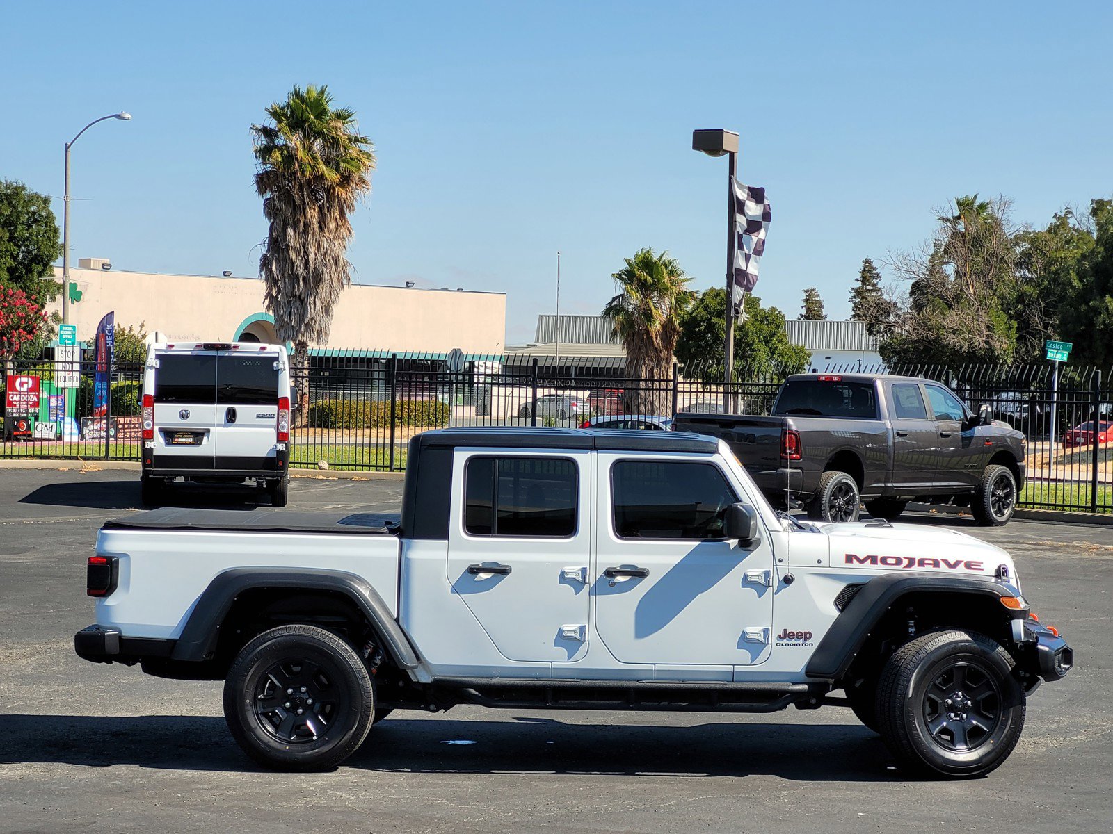 2021 Jeep Gladiator Mojave photo 3