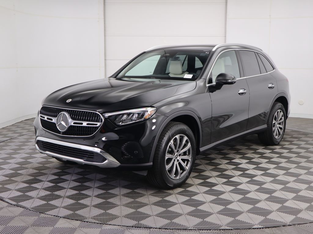 2026 Mercedes-Benz GLC Base's photo