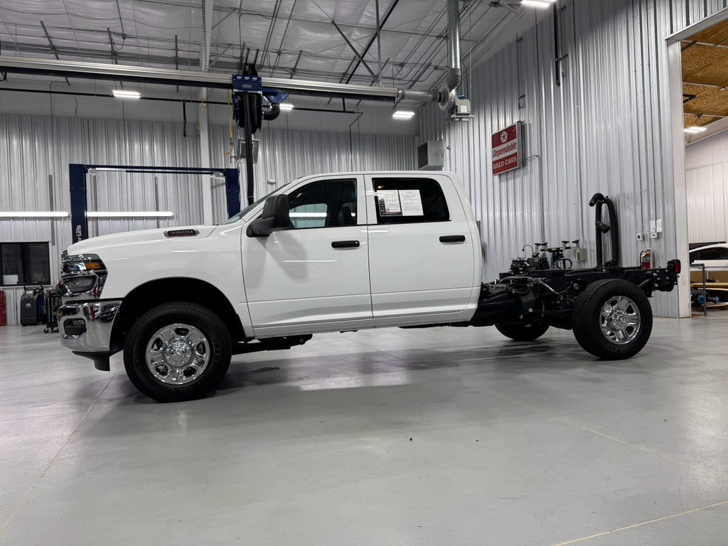 2025 Ram 3500 Tradesman photo 17