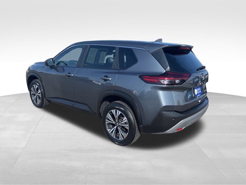 2023 Nissan Rogue SV photo 2