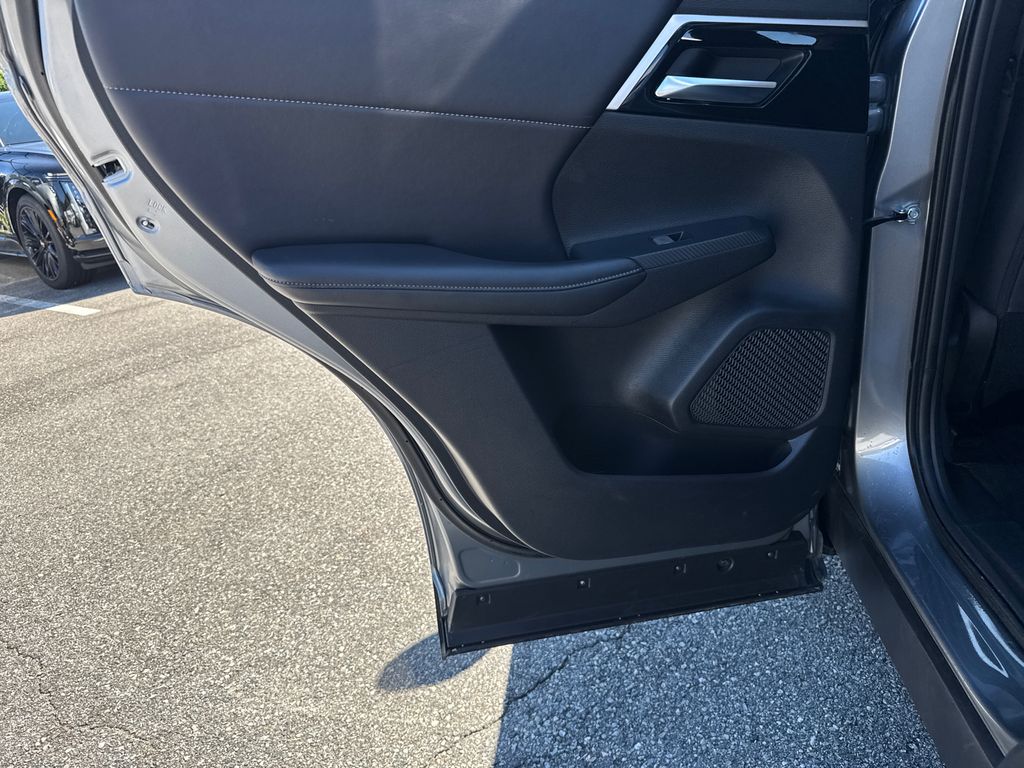 2024 Mitsubishi Outlander SE photo 23