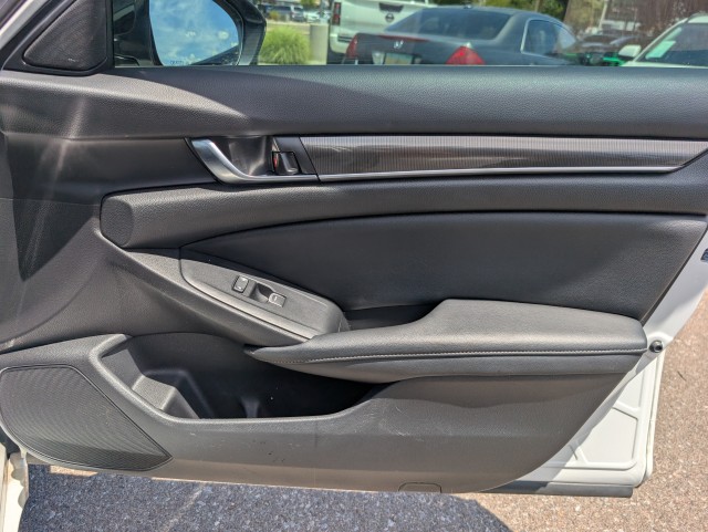 Used 2021  Honda Sport image 12