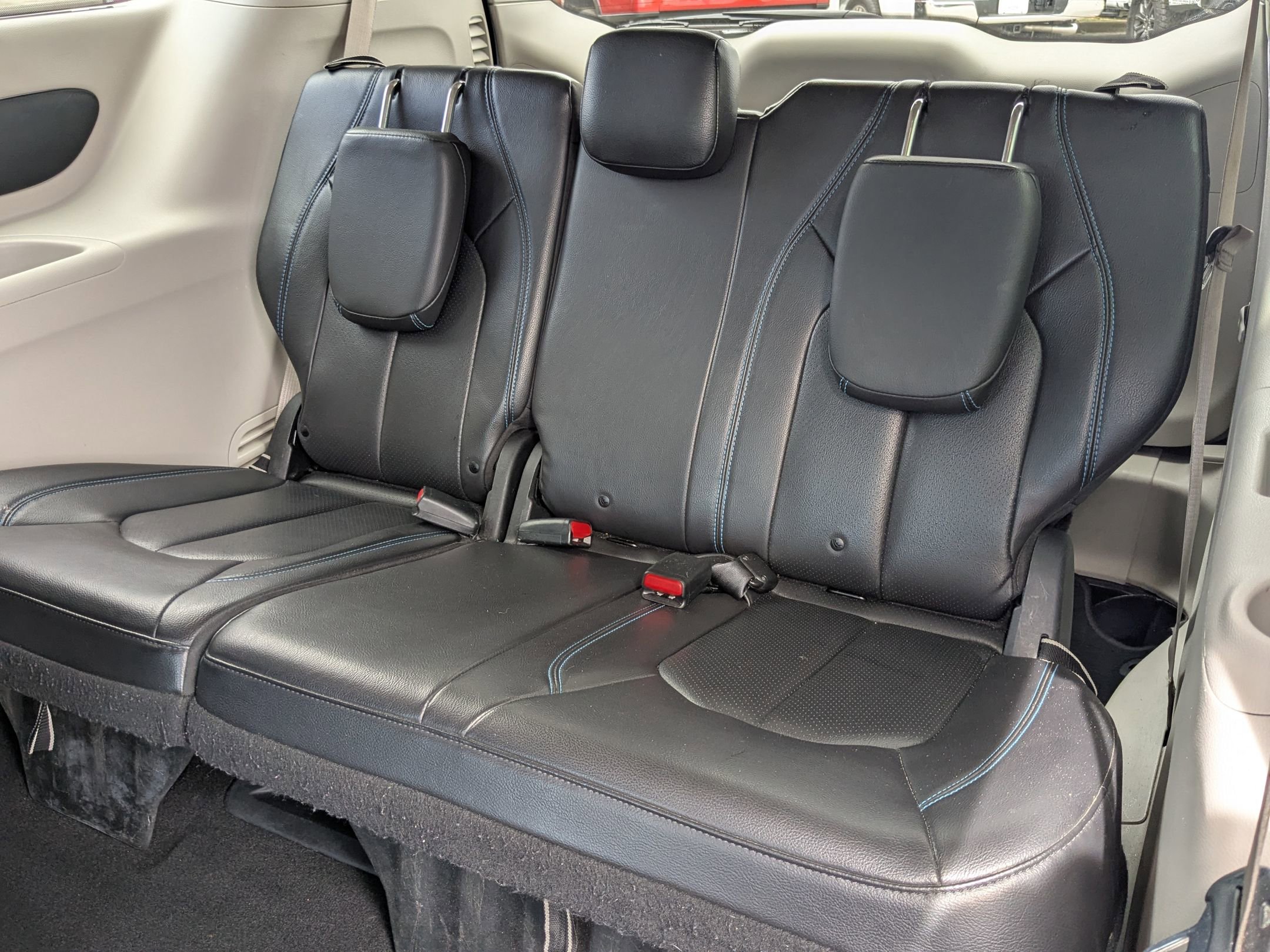 2021 Chrysler Pacifica Touring L photo 23