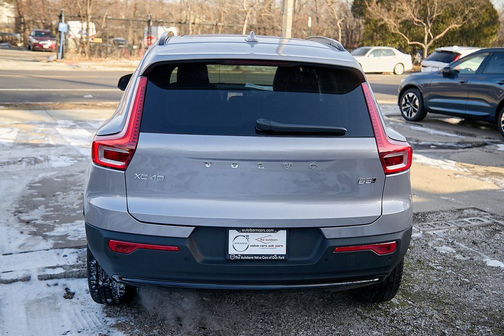 2026 VOLVO XC40 - Image 7