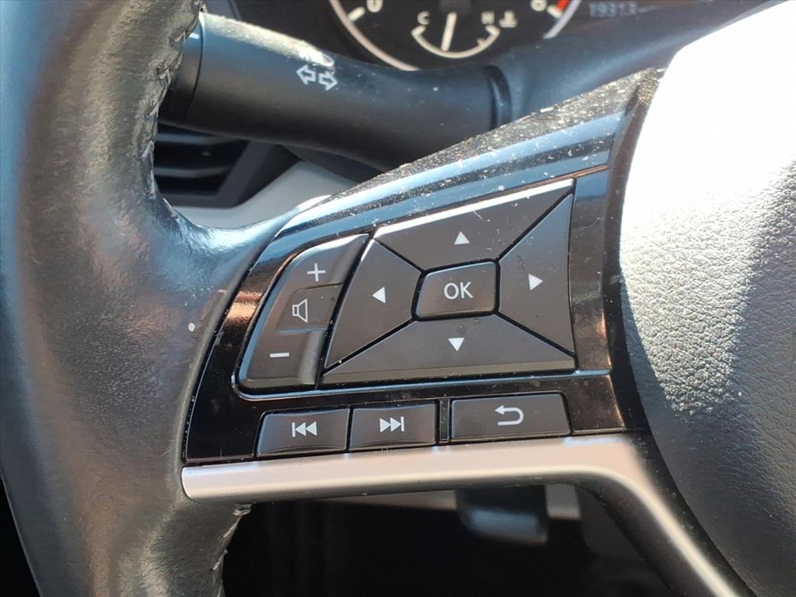 2023 Nissan Altima 2.5 SL Red at Robbins Nissan