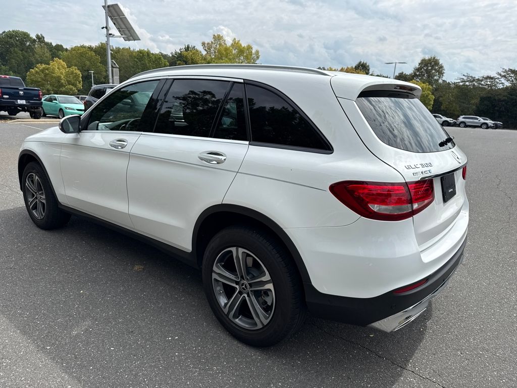 2018 Mercedes Benz GLC 300 photo 3