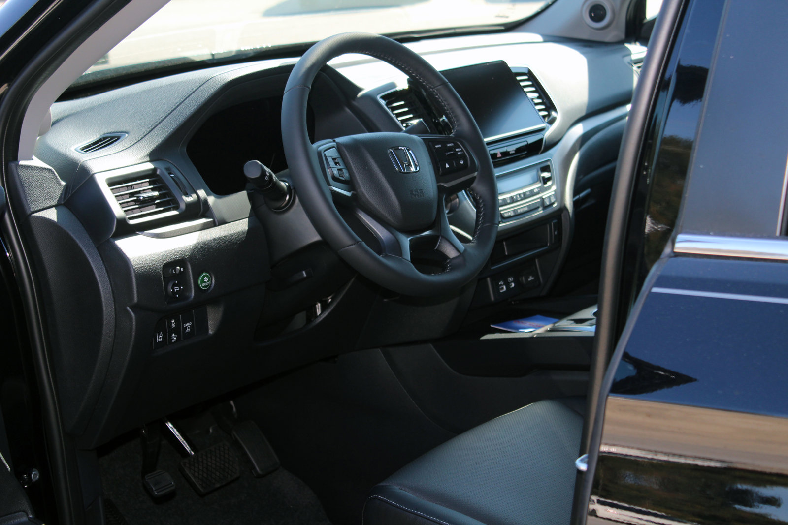 2025 Honda Ridgeline RTL photo 3