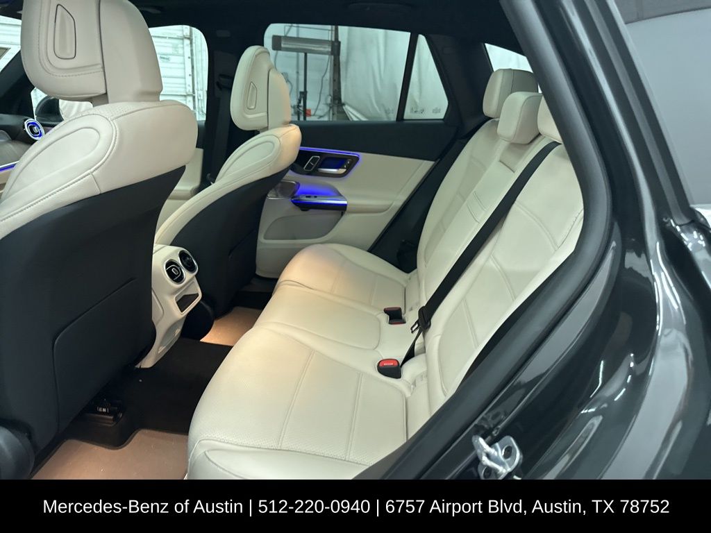 2025 Mercedes Benz GLC 300 photo 20