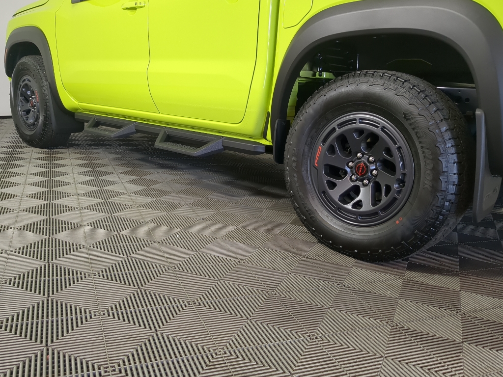 2026 Nissan Frontier PRO-4X photo 3