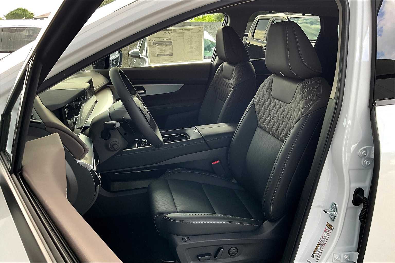 2025 Nissan Murano Platinum photo 12