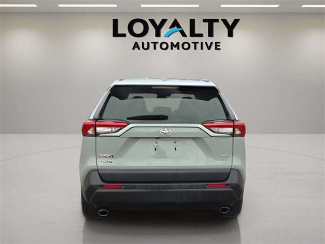 2023 Toyota RAV4 XLE Premium photo 4