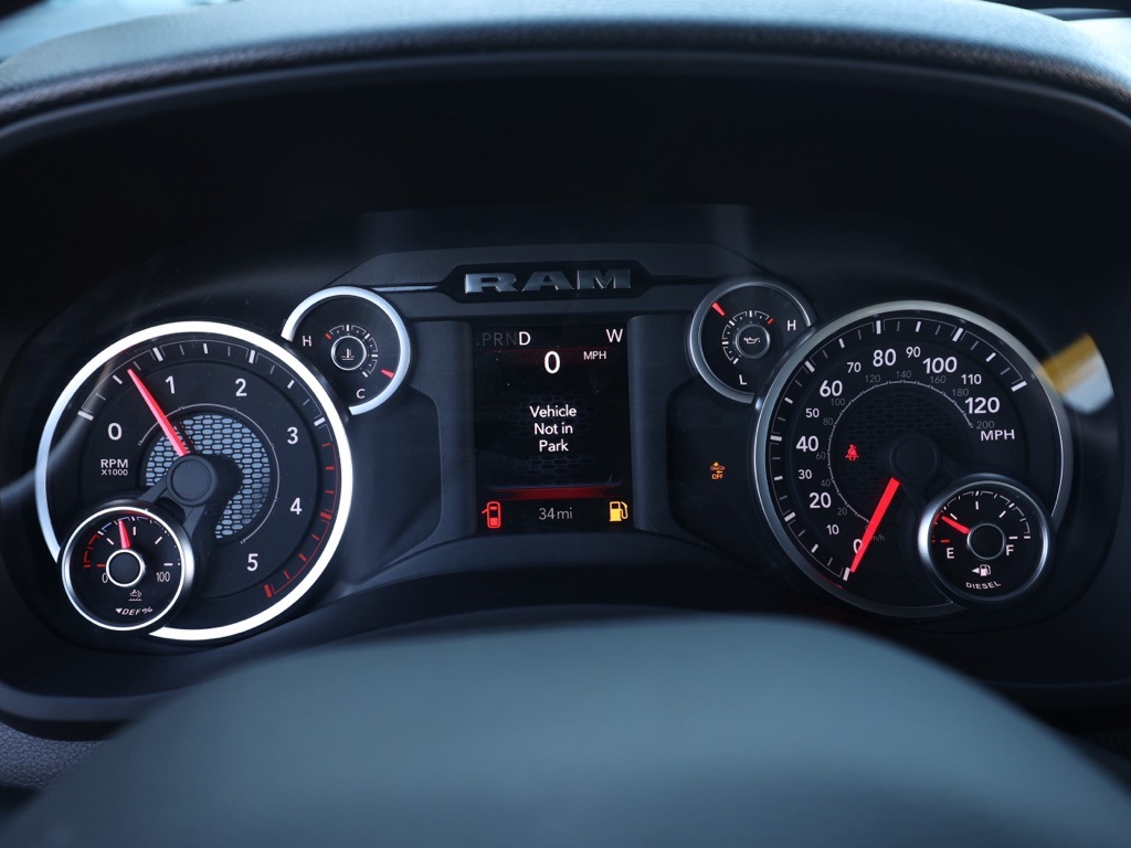 New 2026 Diamond Black Crystal Pearl-Coat Exterior Paint RAM Tradesman image 26