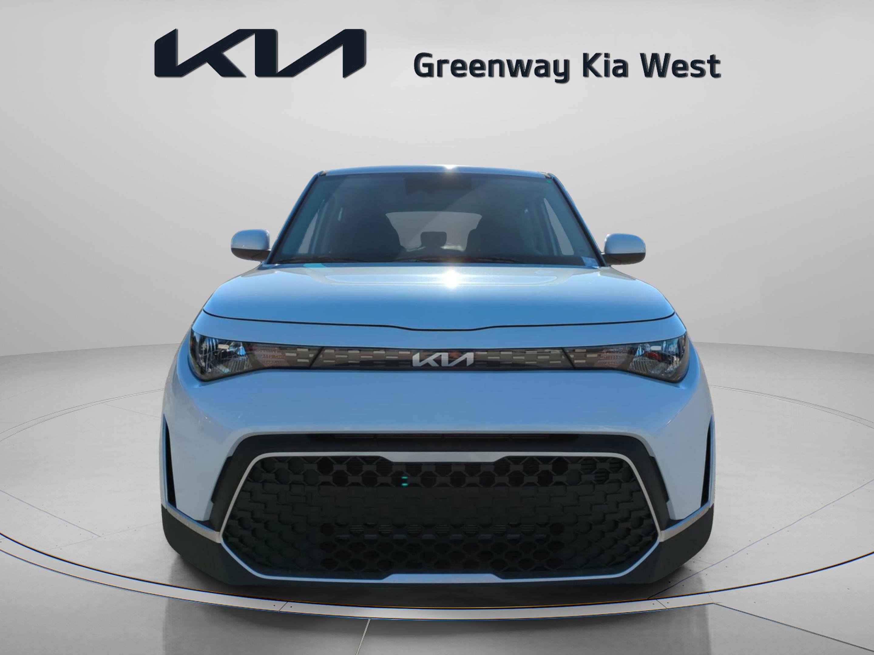 2025 Kia Soul LX photo 2