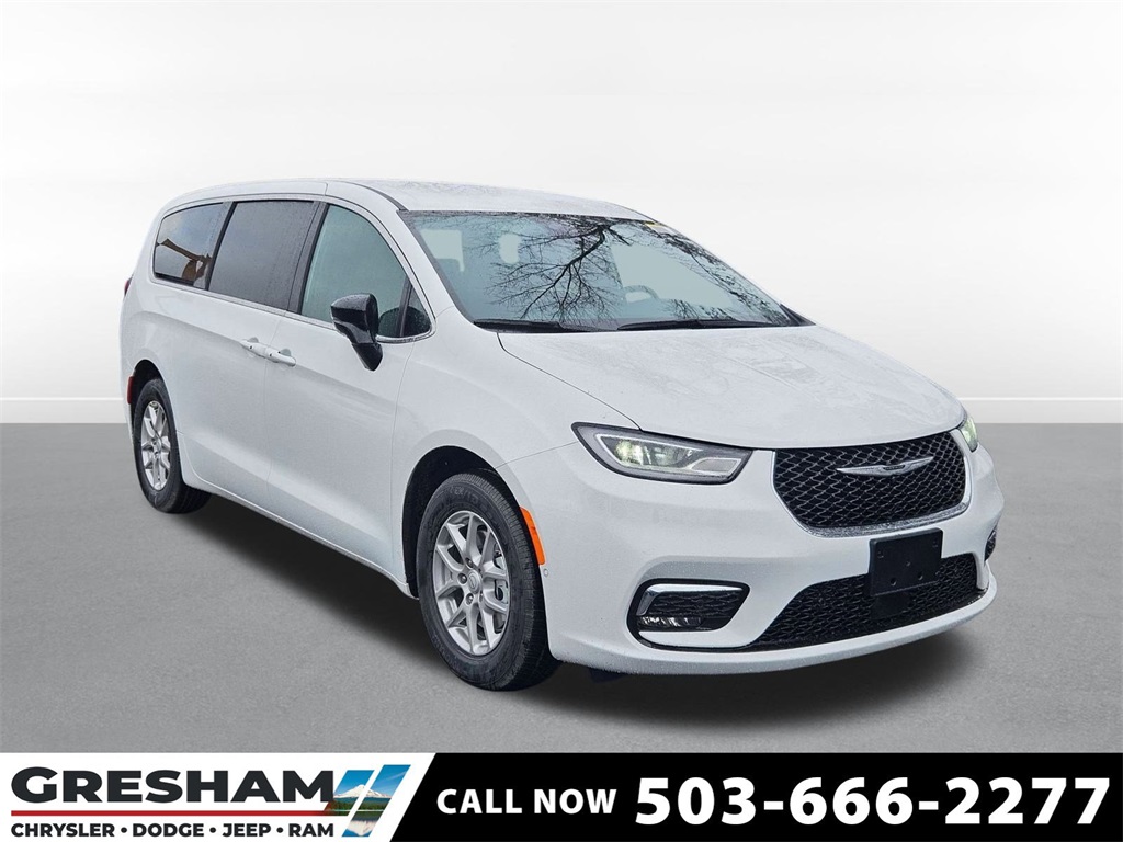 2026 Chrysler Pacifica Select's photo